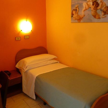 Hotel Pensione Romeo Бари Экстерьер фото