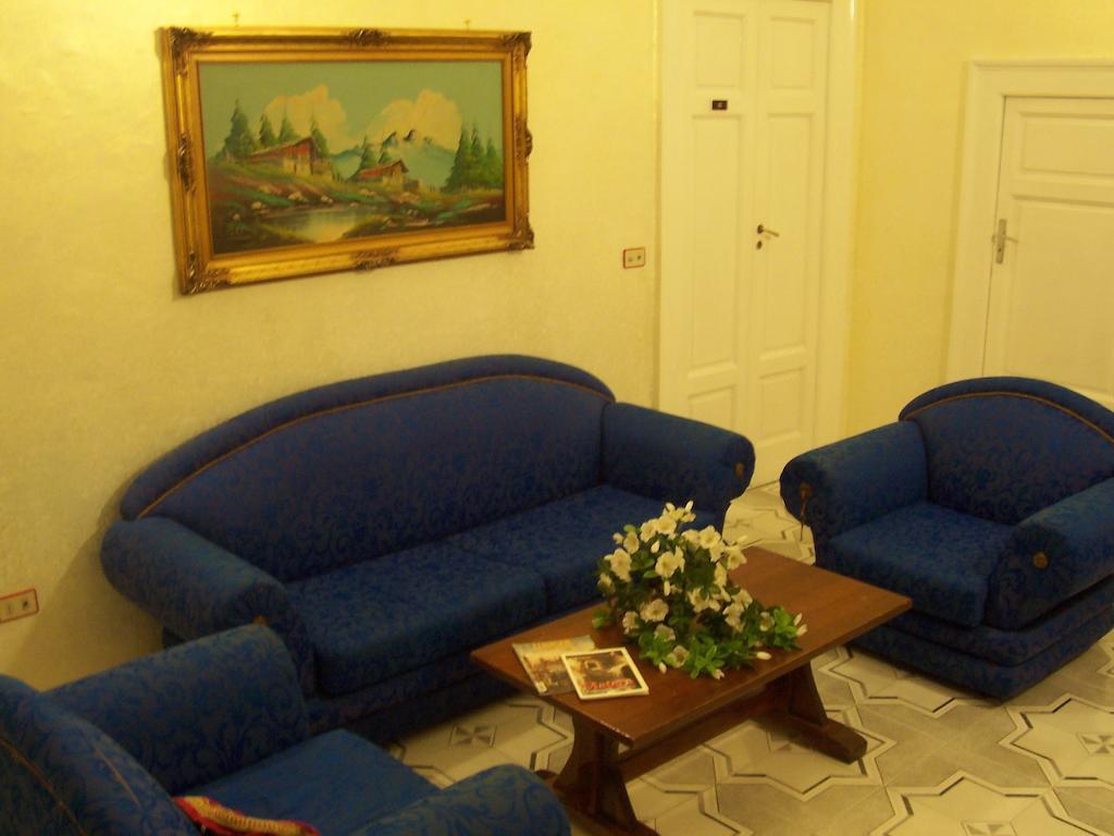 Hotel Pensione Romeo Бари Экстерьер фото