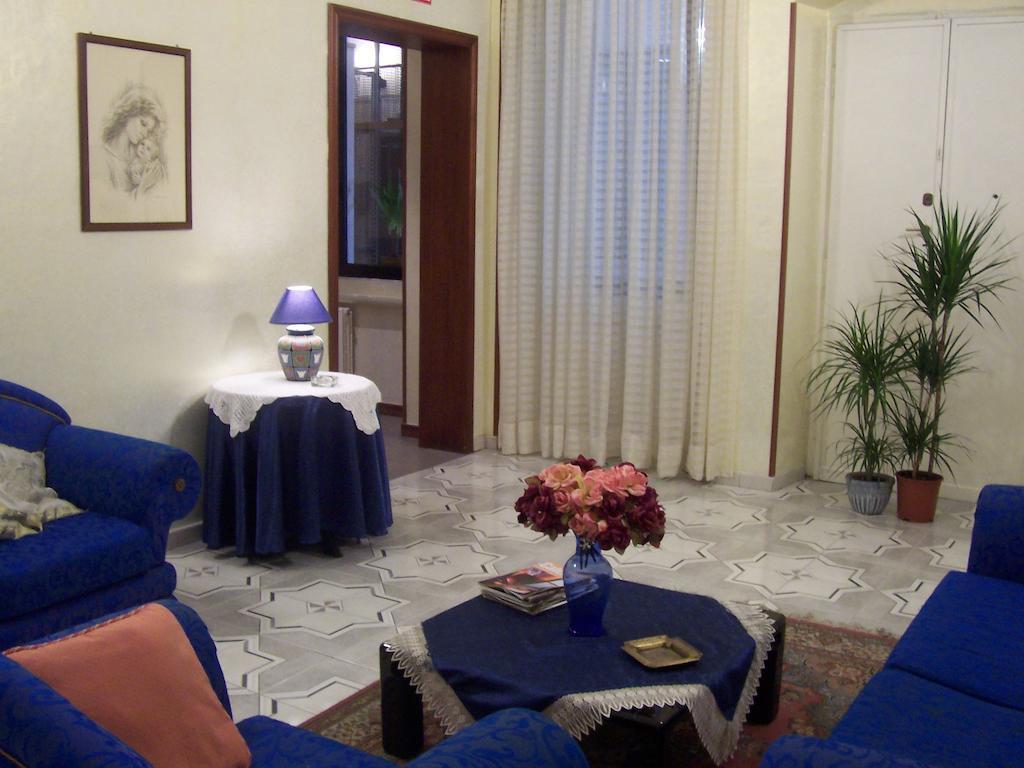 Hotel Pensione Romeo Бари Экстерьер фото
